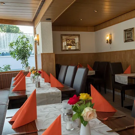 Gasthuis Schnitzelhaus Und Stadt Rosbach Rosbach vor der Höhe