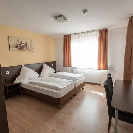 Maison d'hôtes Schnitzelhaus Und Stadt Rosbach Rosbach vor der Höhe