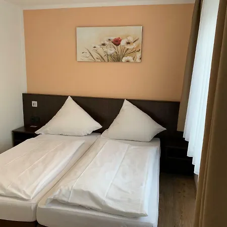 Schnitzelhaus Und Stadt Rosbach Gæstehus 3*