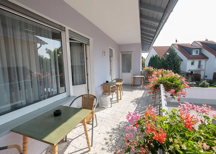 Schnitzelhaus Und Stadt Rosbach Pensión Rosbach vor der Höhe