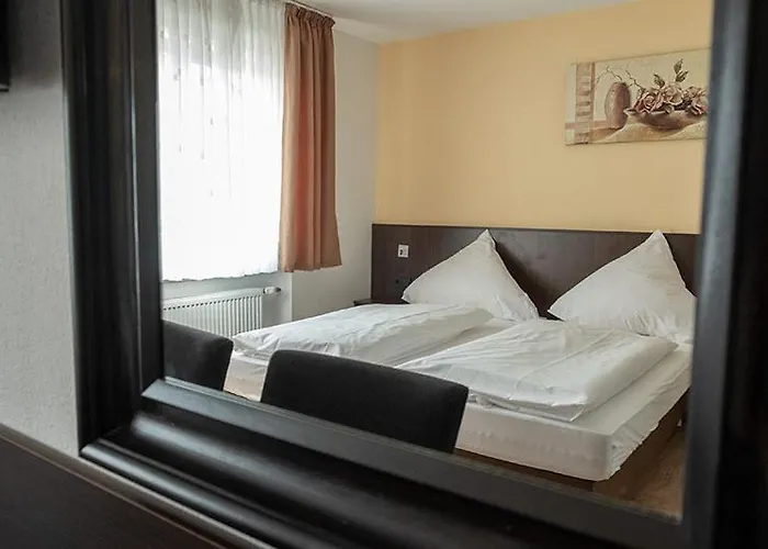 Schnitzelhaus Und Stadt Rosbach Pensión 3*