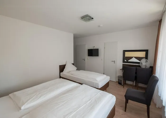 Schnitzelhaus Und Stadt Rosbach Pensión 3*