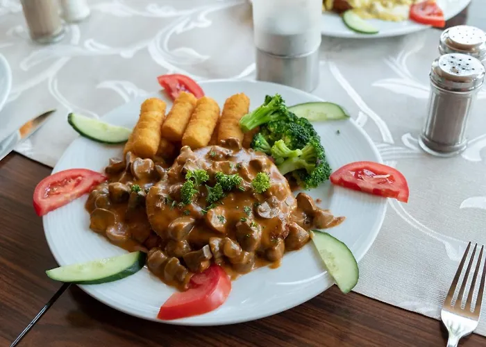 Schnitzelhaus Und Stadt Rosbach 3*