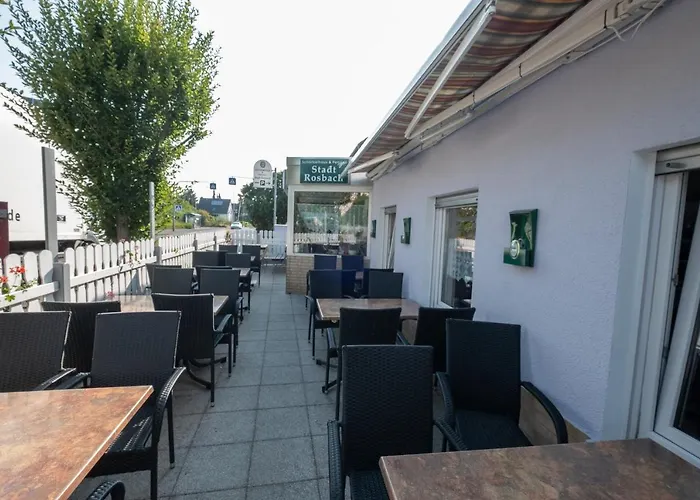 Schnitzelhaus Und Stadt Rosbach Rosbach vor der Höhe