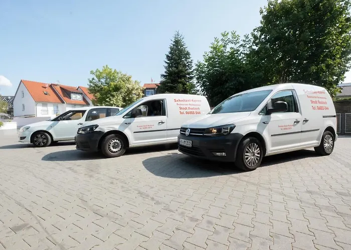 Schnitzelhaus Und Stadt Rosbach